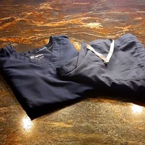 Wonder wink size small navy blue scrub set